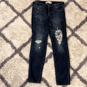 00 Ripped A&F jeans